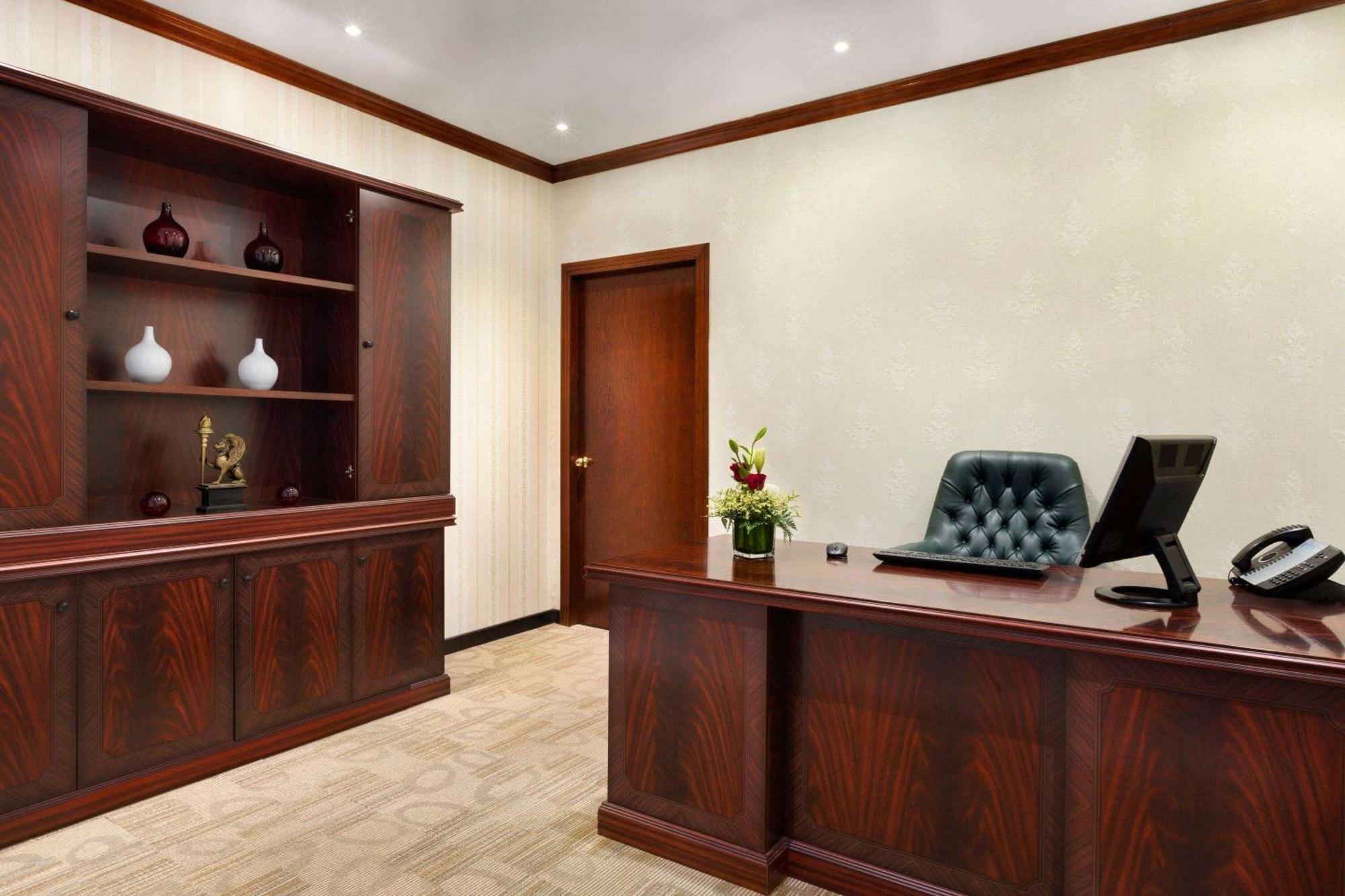 Hawthorn Suites By Wyndham Al-Chubar Zewnętrze zdjęcie