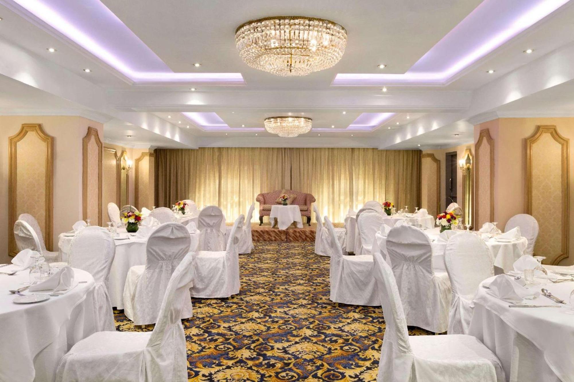 Hawthorn Suites By Wyndham Al-Chubar Zewnętrze zdjęcie